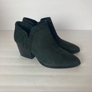 Vince Camuto Pointed Toe Heeled Ankle Boots Black Women’s Size 7